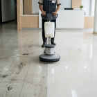 所沢のクリニック清掃を外注してスタッフの負担を減らすには？〜プロの技術と業者の選び方〜